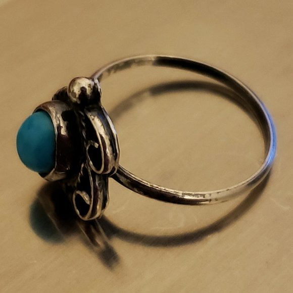 Vintage Handmade Southwest Native American Turquoise Sterling Silver Ring - Picture 9 of 10